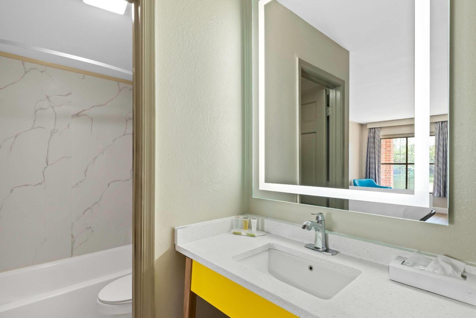 Days Inn By Wyndham Petersburg/South Fort Lee Kültér fotó