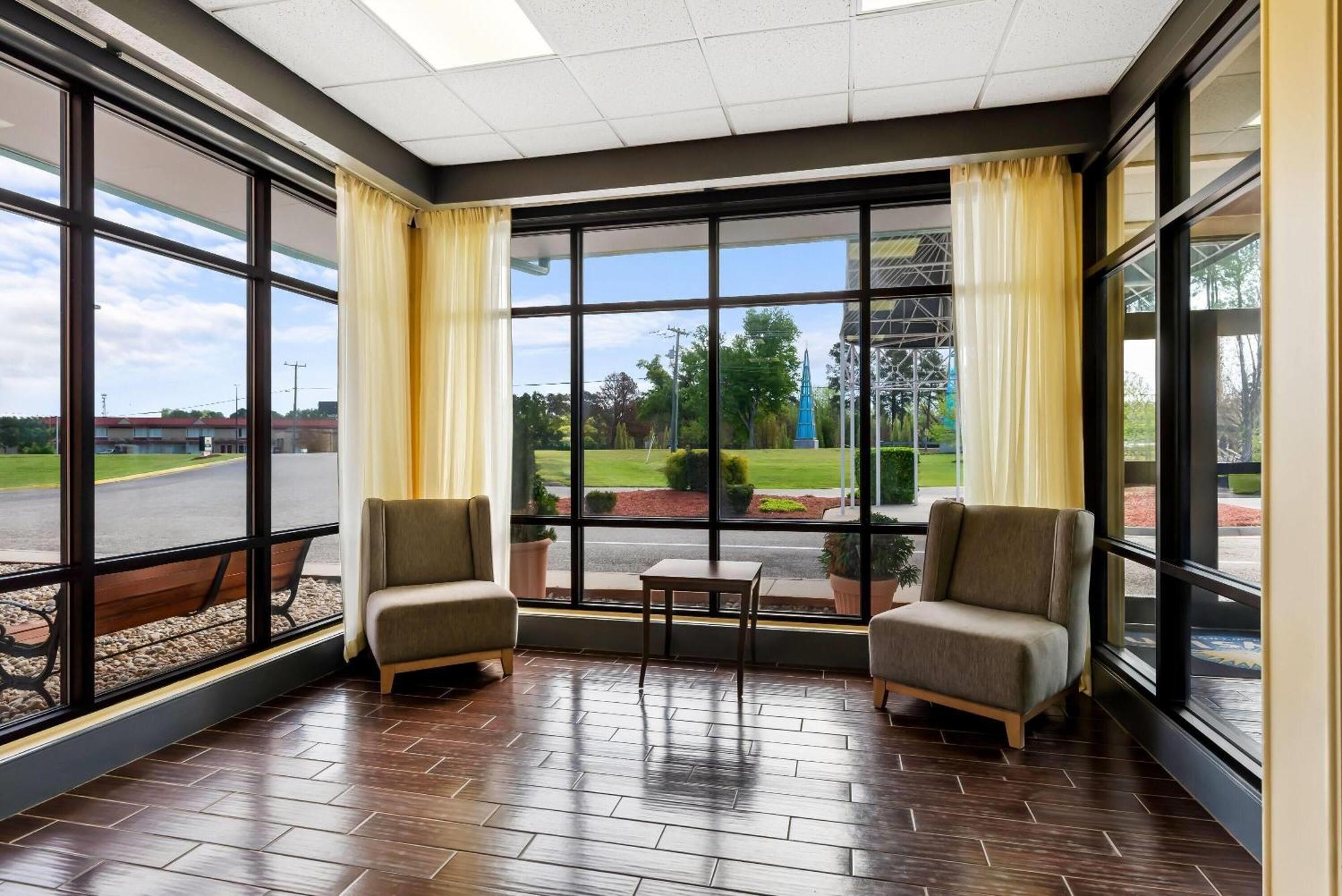 Days Inn By Wyndham Petersburg/South Fort Lee Kültér fotó